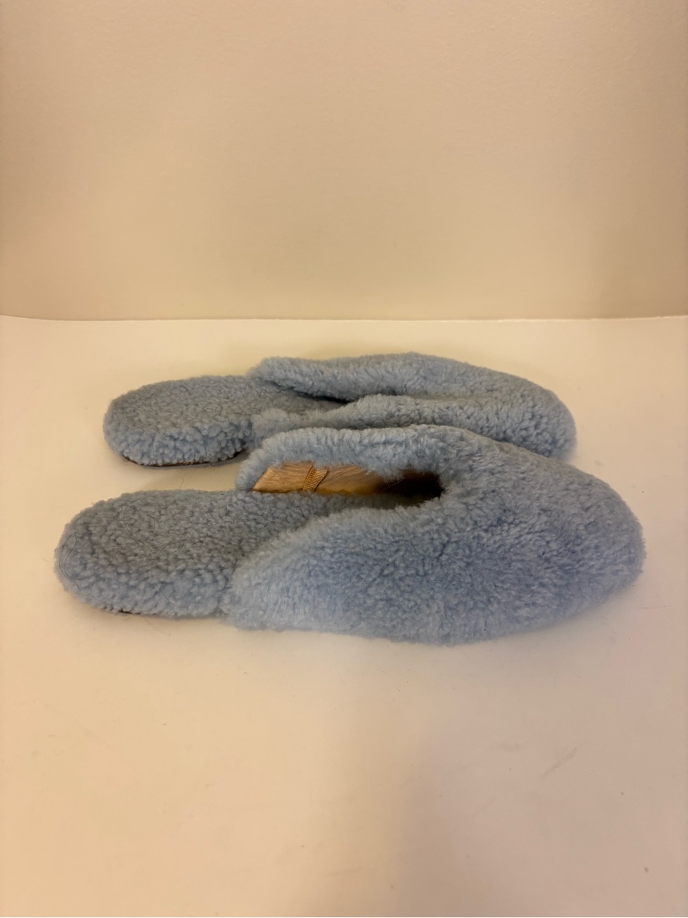 Sleeper Cozy Shearling-Look Slip-On Slippers in Light Blue Leather Bottom 7